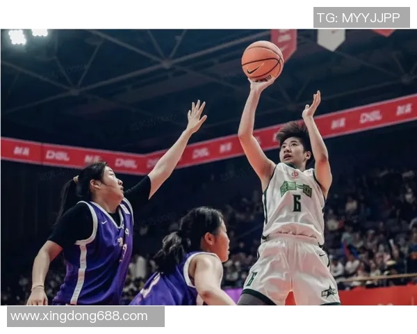 篮球明星李奇的成长历程与辉煌成就全方位解析